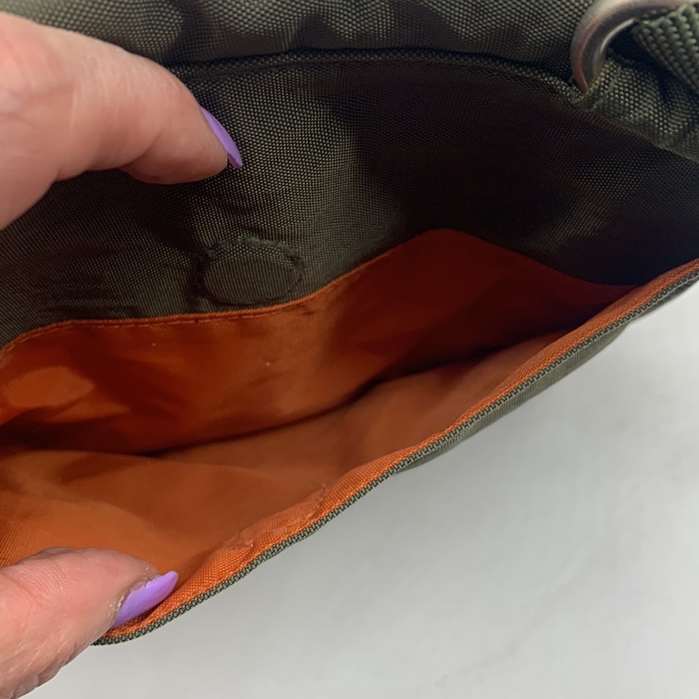 Baggalini Dark Green Nylon Lightweight Travel Bag with built in wallet MCB3617 - Picture 8 of 9